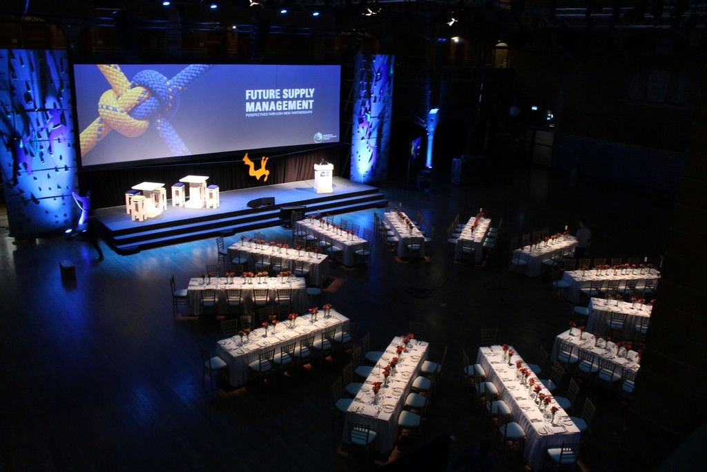 Dinner set-up in the Grote Zaal in the Beurs van Berlage